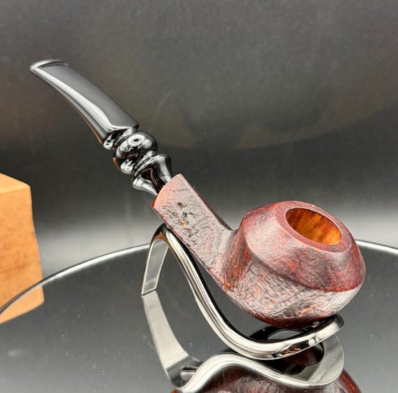 Handmade briar tobacco pipe