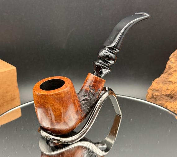 Handmade briar tobacco pipe