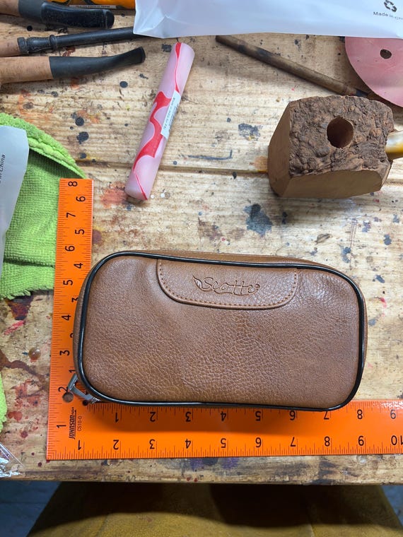 Medium tobacco +2 pipe pouch