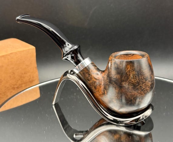 Handmade briar tobacco pipe