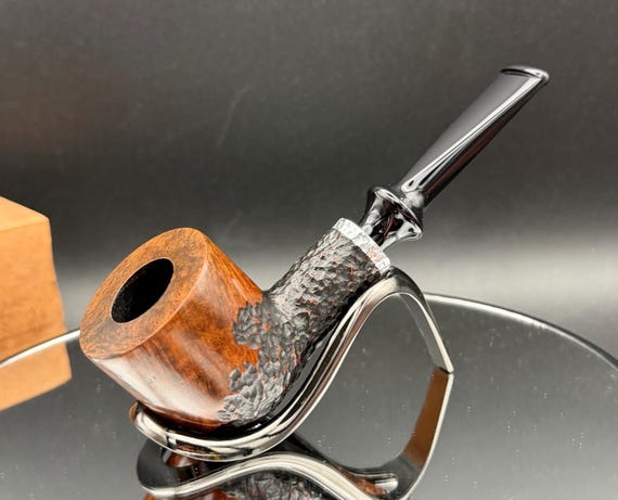Handmade briar tobacco pipe