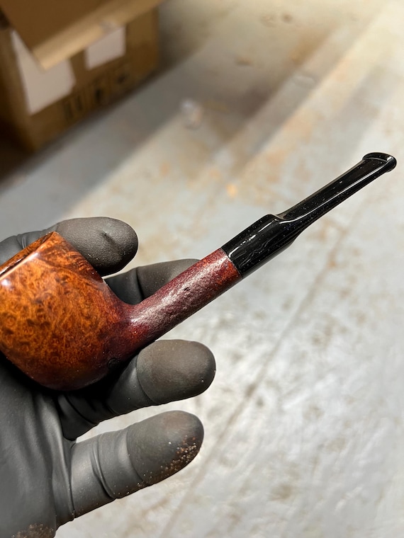 Handmade briar tobacco pipe