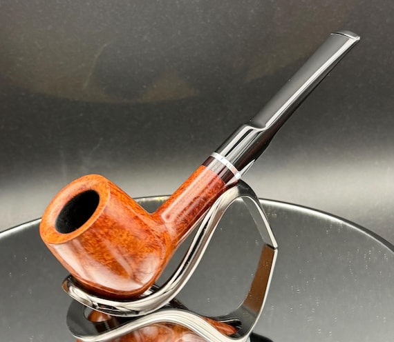 Handmade briar tobacco pipe