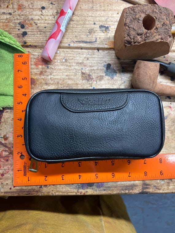 Medium tobacco +2 pipe pouch