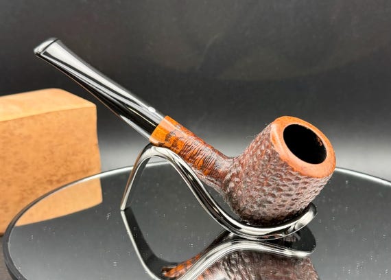 Handmade briar tobacco pipe
