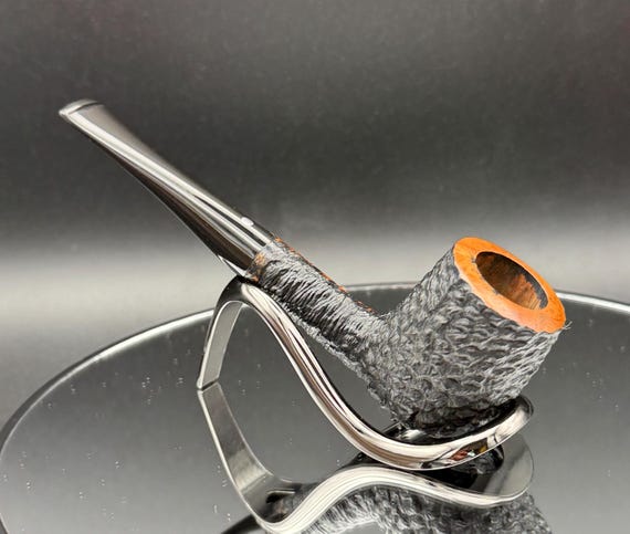 Handmade briar tobacco pipe