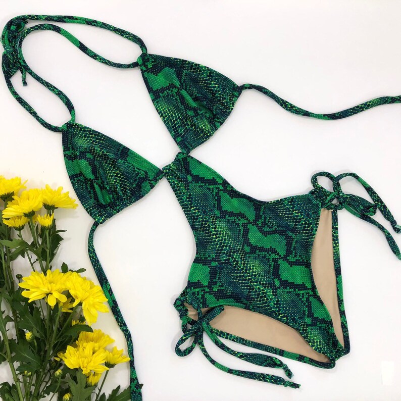 Women/'s One piece bathing suit snake print
