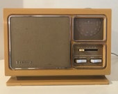 Antique Zenith Solid State AM FM Radio