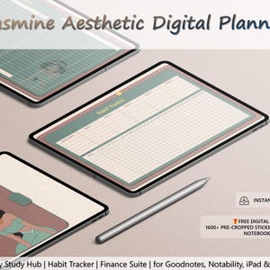 Puede incluir: Planificador digital con tema Jasmine, mostrado en tres tabletas. Las tabletas muestran un rastreador de hábitos, un centro de estudio y una ilustración de Jasmine. Un lápiz plateado está colocado cerca de las tabletas. El texto dice "Jasmine Aesthetic Digital Planner."