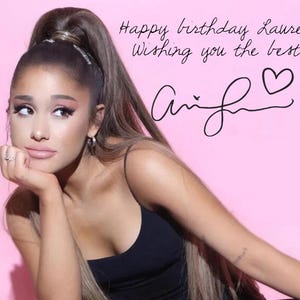 Imagen personalizada de Ariana Grande con nombre y mensaje
