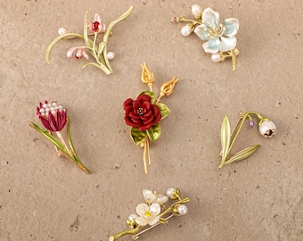 Broche de flores personalizado para cumpleaños, broche de cala, broche de campanilla de invierno, broche de perlas de imitación, broche de flores hecho a mano, broche de boda