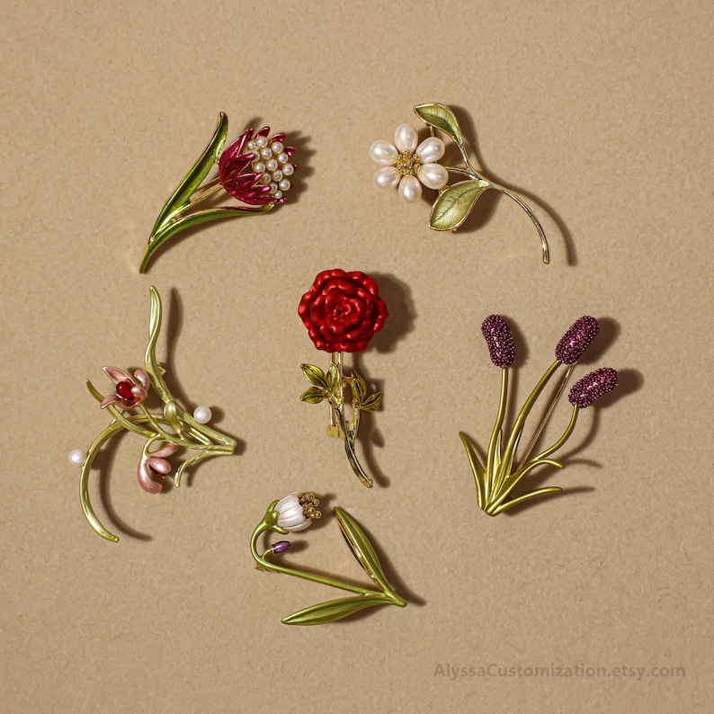Broche de flores personalizado para cumpleaños, broche de cala, broche de campanilla de invierno, broche de perlas de imitación, broche de flores hecho a mano, broche de boda imagen 2