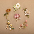 Personalized birth flower brooch, Lotus Brooch, Daisy Brooch,imitation pearl brooch, handmade flower brooch, wedding brooch, Gift for Mom
