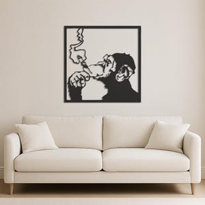 Art mural en métal singe fumeur, décoration murale animal moderne drôle, sculpture de style pop art audacieux pour le salon ou l'homme des cavernes, cadeau unique