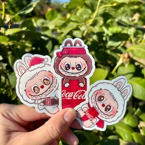 Labubu Aufkleber Die Monster Coca Cola Serie|Labubu Aufkleber|Handy Aufkleber|Laptop Aufkleber|Wasserflaschen Aufkleber|Labubu Liebhaber