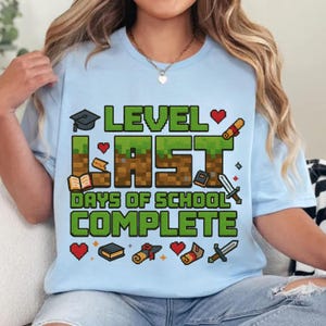 Letzter Schultag im Gamer-Stil PNG Sommerferien Sublimationsgrafik für Jungenhemd oder zum Jahresende Lehrer Dekor