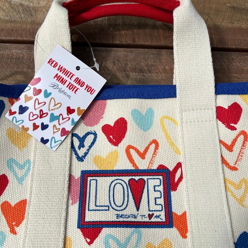 Brightonröd Vit Och Du Mini Tote Patriotisk Hjärtväska 4 juli Axelremsväska Sommar Americana Gåva NWT Bomullskanvasväska Fyrverkeritryck bild 10