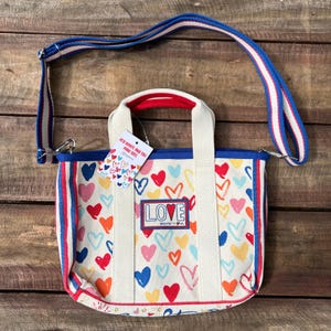 Brightonröd Vit Och Du Mini Tote Patriotisk Hjärtväska 4 juli Axelremsväska Sommar Americana Gåva NWT Bomullskanvasväska Fyrverkeritryck bild 1