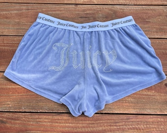 Pantalones cortos de terciopelo Juicy Couture vintage Y2K L / Ropa de dormir con logo en el botín y diamantes de imitación morados / Ropa de estar informal de los años 2000 / Estilo de ocio millennial