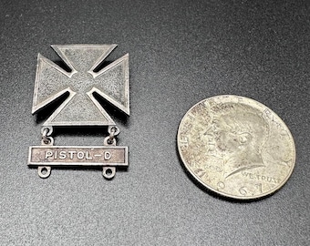 Marksmanship Badge Pistol-D 1960&#39;s
