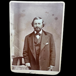 Kabinett Karte Fotografie eines Gentleman mit Schöne Top Hat Clipped Back Marke