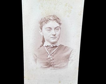 1880's CDV Carte De Visite of Attractive Woman. Vose Canton Maine backmark