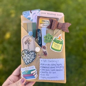 Blind Date With a Book, Blind Date, Bookish, Random Book, Mystery Book, Mystery Bookish, Mystery, Mystery Book Pick, Blind Date with a Book