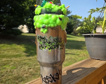 Customizable Glitter Tumbler with 3D Lid