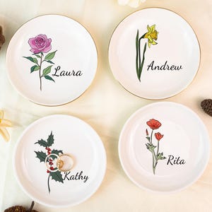 Custom Birth Flower Ring Dish, Flower Ring Dish, Jewelry Dish Gift for Friend, Wedding Bridesmaid Gift, Birthflower Gift, Birthday Trinket