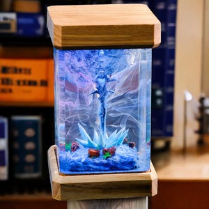 Handgefertigte Frosmourne Harz Lampe 7 Farbe LED Schwert Licht Inspiriert von Lich King Gamer Raum Licht mit Farbwechsel LED Handgefertigtes Geschenk für Fans