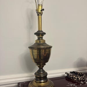 Vintage Brass Table Lamp, Mid Century Hollywood Regency Lighting, Traditional Urn Style Brass Lamp, Retro Home Décor Accent