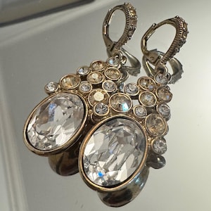 Authentische Vintage gegebene Ohrringe Gold-Ton mit Strasssteinen Designer Statement Ohrringe