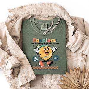 ファシズムの赤、白、青のシャツ - コンフォートカラーのレトロな政治漫画Tシャツ、一部の人々に自由と正義を、反ファシズム風刺Tシャツ