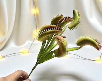 Lifelike Artificial Venus Flytrap: 35.8cm Spooky Decor