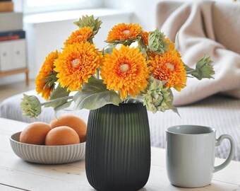 Arreglo de crisantemos y girasoles artificiales: decoración de mesa para bodas de otoño