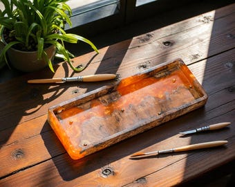 Estuche para teclado de nogal y resina hecho a mano: regalo tecnológico artesanal