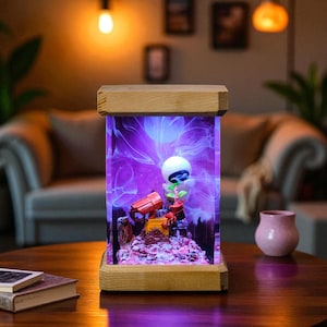 Resin Robot Night Light: Handmade Sci-Fi Desk Lamp