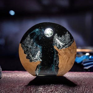 Galaxy Wolf Couple Resin Lamp, Round Wood Light for Nature & Night Sky Lovers, Round Wooden Lamp for Bedroom or Desk Décor, Gift for Fathers