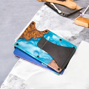 Regalo personalizado para papá, tarjetero de cuero personalizado, billetera delgada para el Día del Padre o cumpleaños, billetera grabada para papá, jefe o esposo.