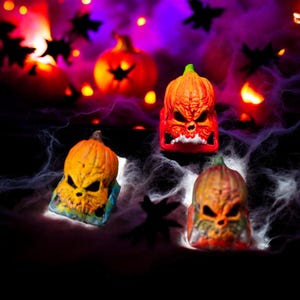 Haunted Pumpkin Skull Keycap: Artisan Halloween Gaming Decor