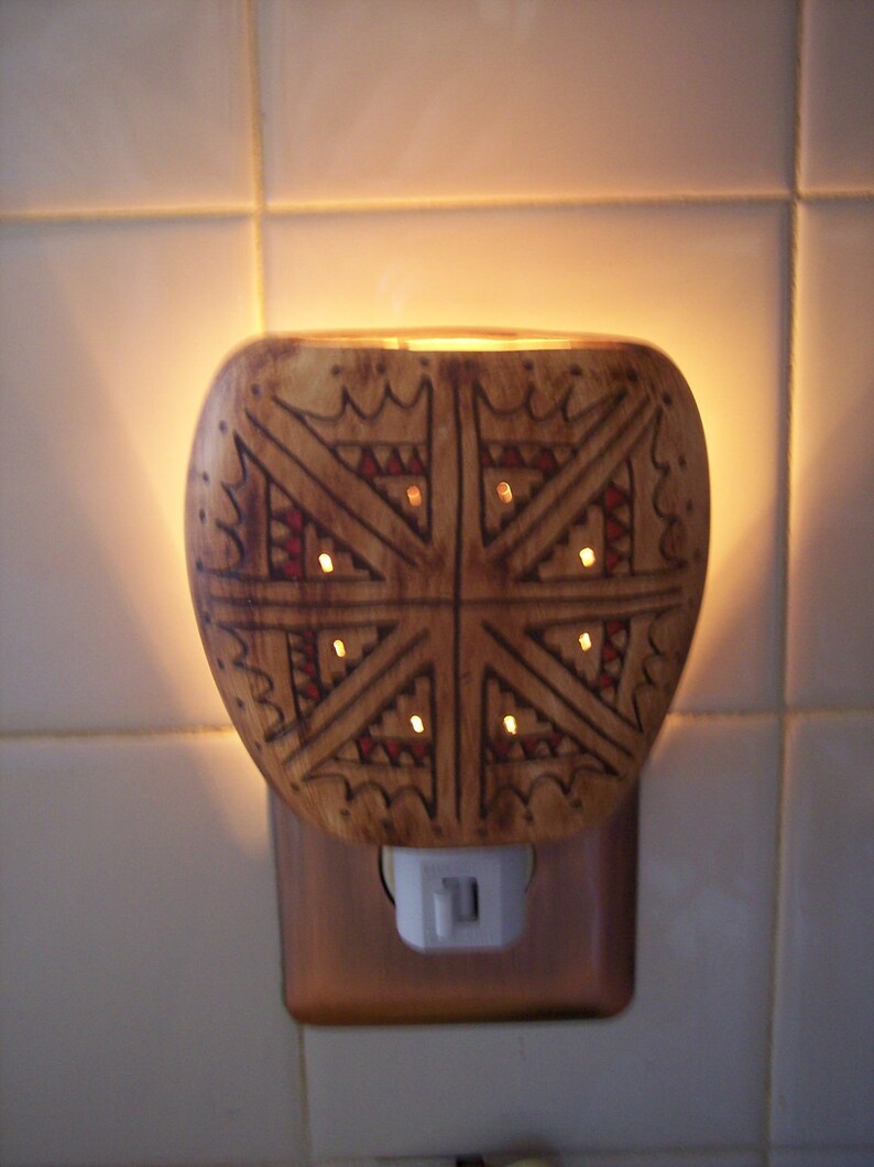 Southwestern nite light, Carved Rug Pattern ceramic nite light, Southwestern decor, Artistic night light, Native American Rug Pattern design afbeelding 3