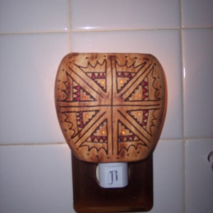 Southwestern nite light, Carved Rug Pattern ceramic nite light, Southwestern decor, Artistic night light, Native American Rug Pattern design Hand switch fixture