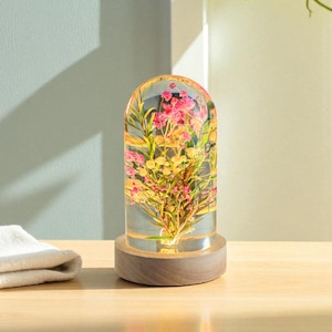 Handmade Baby&#39;s Breath Resin Lamp: Romantic Flower Night Light