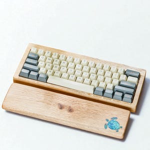 Custom Resin Wrist Rest: Ergonomic Wooden Keyboard Support