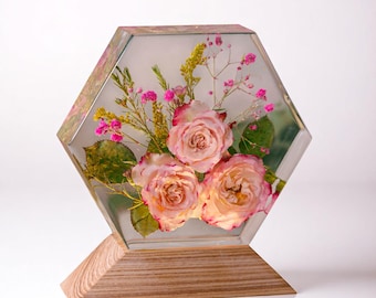 Lampada a forma di fiore in resina realizzata a mano: luce notturna floreale, decorazione romantica per la casa.
