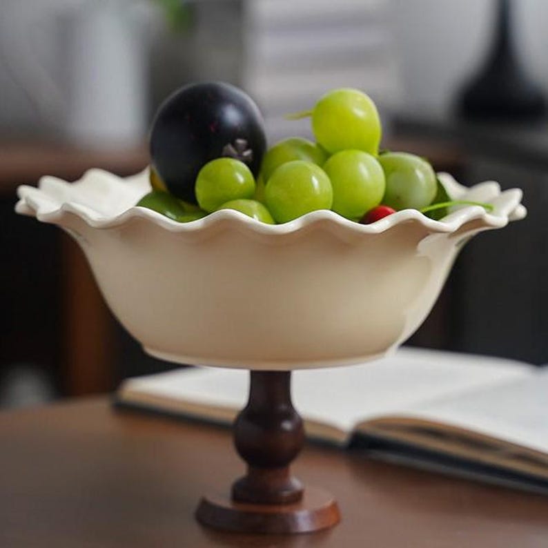 Floral Ceramic Fruit Bowl: Vintage Kitchen Centerpiece