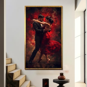 Puede incluir: Una pintura de una pareja bailando en un abrazo apasionado. El hombre lleva un traje negro y la mujer lleva un vestido rojo. El fondo es un diseño abstracto rojo y naranja.
