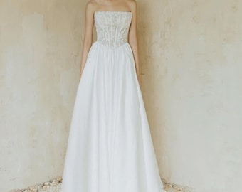 Elise Lace Corset Wedding Dress – Strapless Bridal Gown, Romantic A-Line Wedding Dress, Vintage Lace Dress for Bride, Custom Wedding Gown