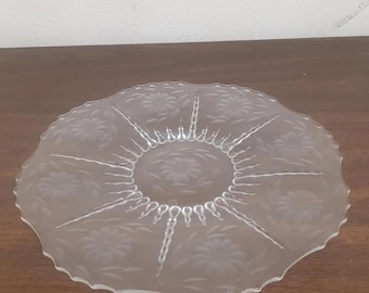 Plato de postre vintage de vidrio transparente con diseño floral