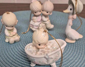 Zestaw 4 figurek do zawieszenia "Precious Moments"